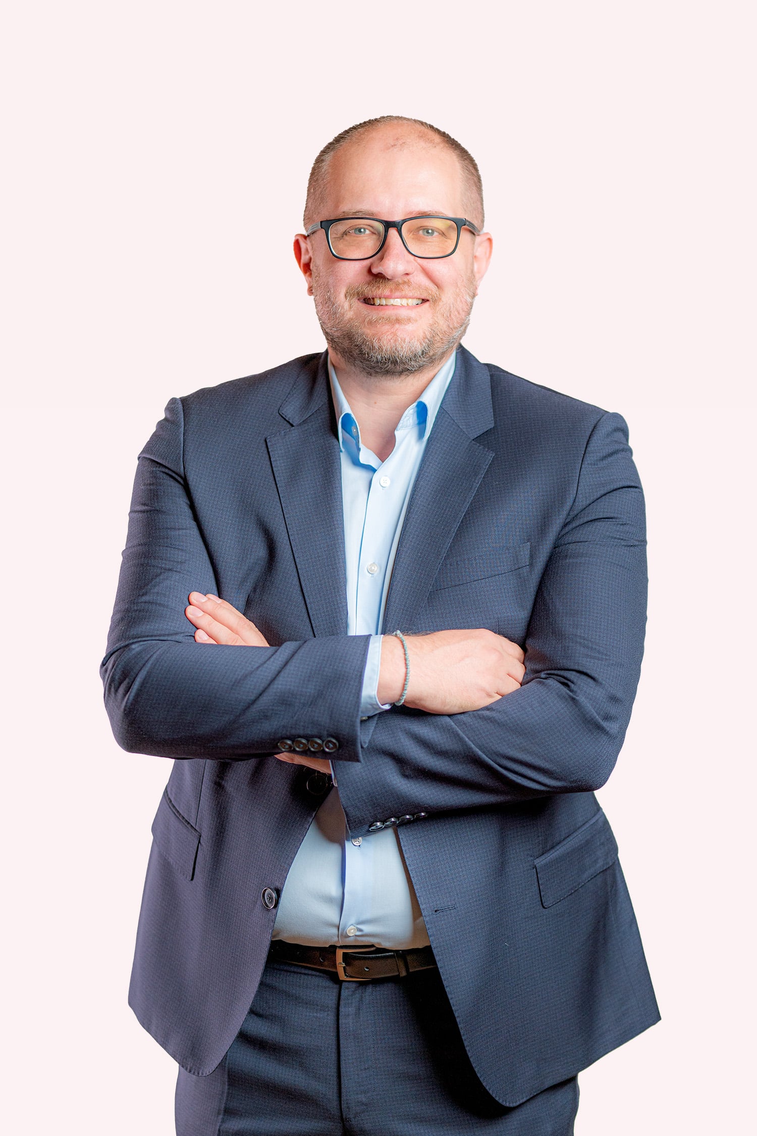 Mann arme verschränkt Portrait Coporate Business Fotografie Fotoshooting Zürich Schweiz BeLighted