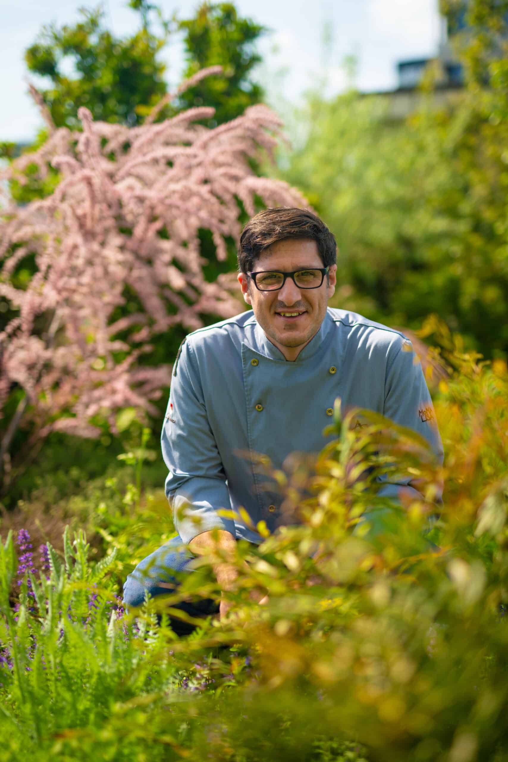 Chef Garten Mann lachend Business Fotoshooting Fotografie Zürich Schweiz