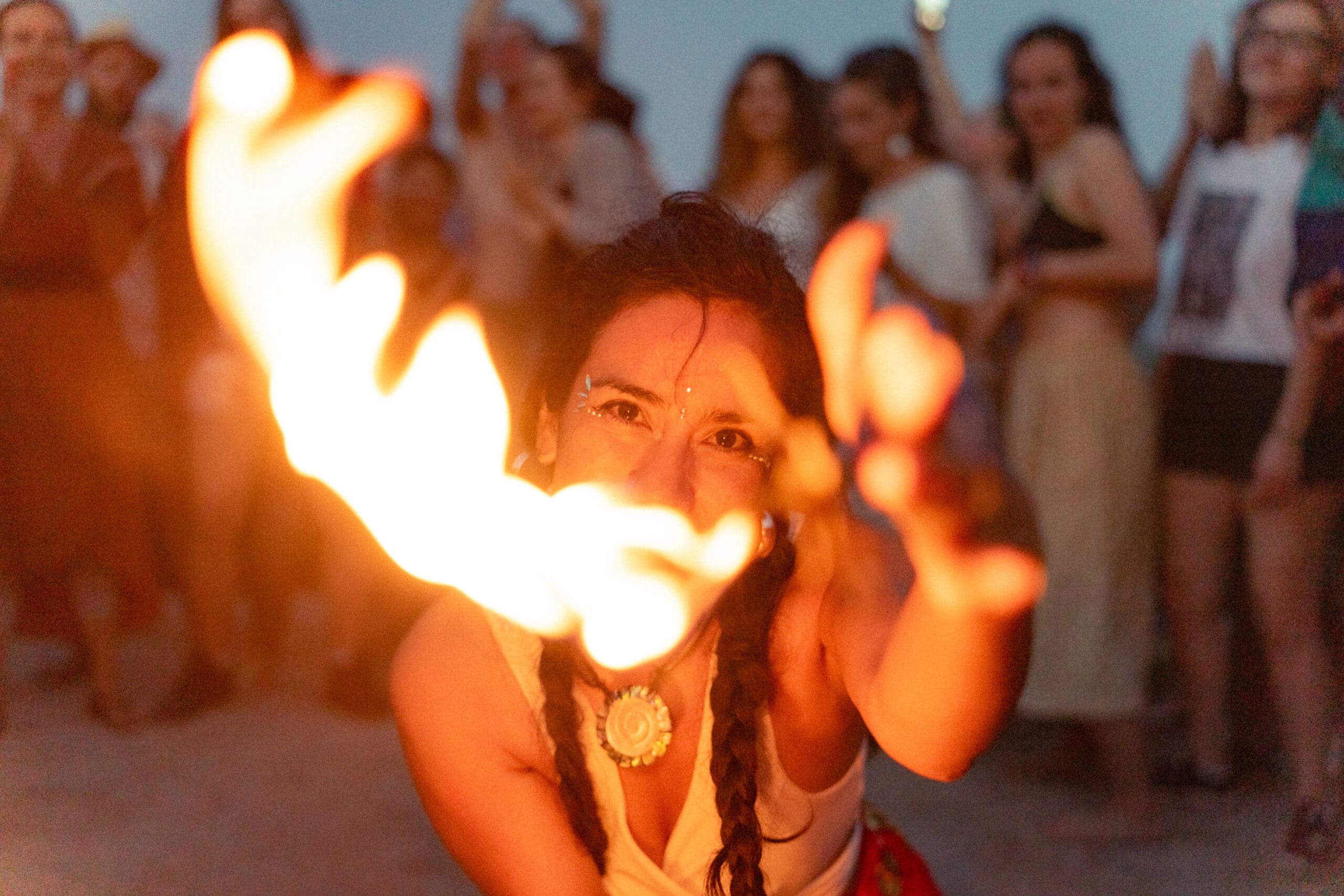 Feuer Show Frau Tanz Eventfotografie Zürich Schweiz BeLighted
