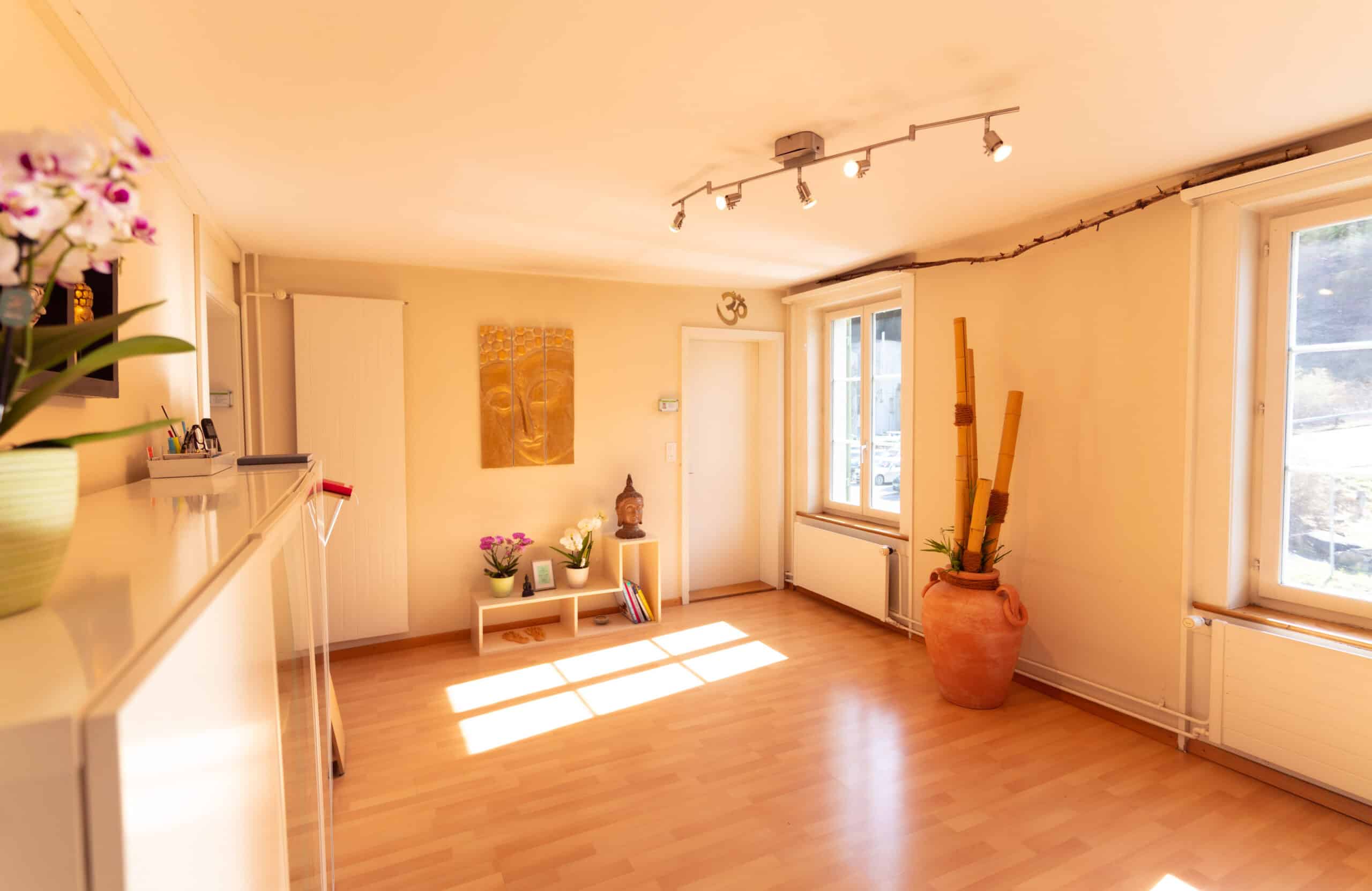 Eingang warm hell Praxis immobilienfotografie schweiz belighted