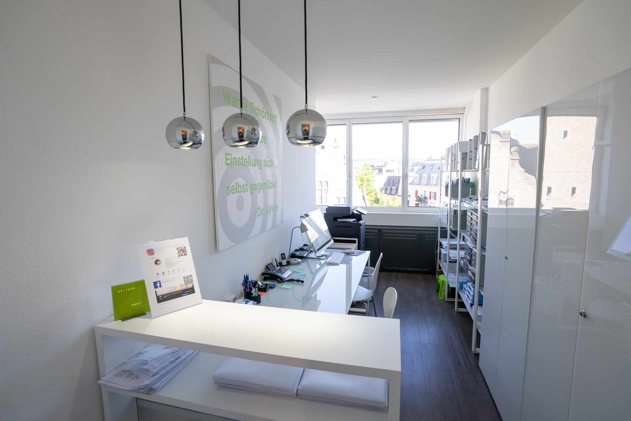 Rezeption Beauty Klinik Praxis Kunst Zürich Immobilienfotografie Schweiz BeLighted