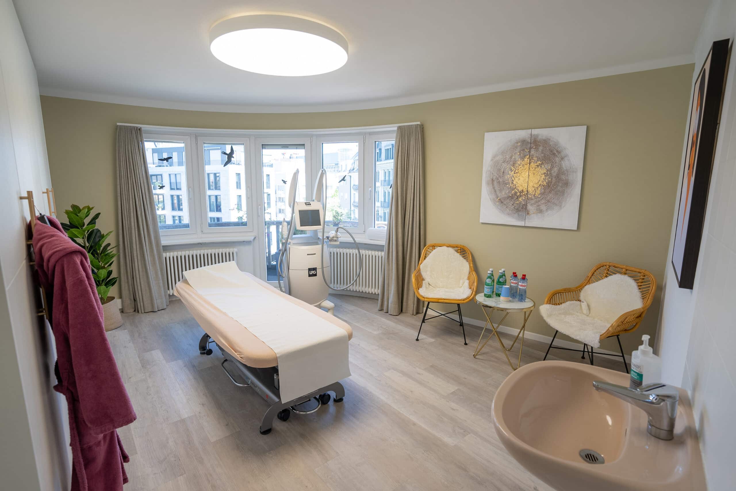 Behandlungszimmer Beauty Clinic Praxis Immobilienfotografie Schweiz BeLighted