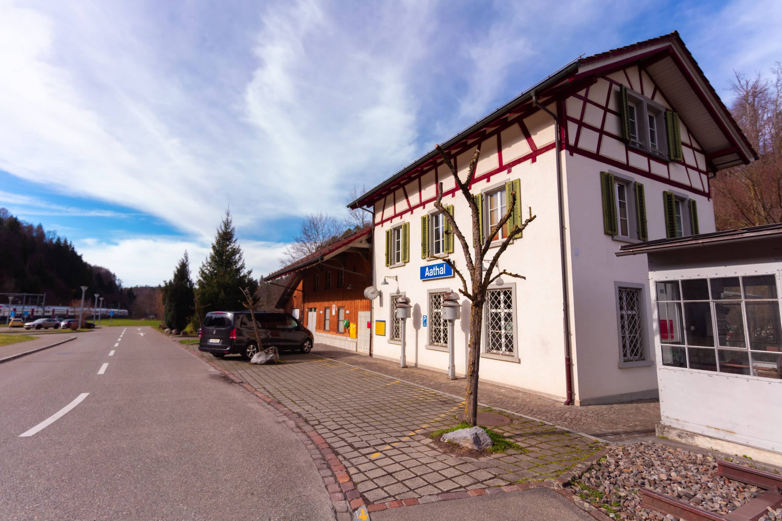 Praxis Aathal Haus immobilienfotografie schweiz belighted