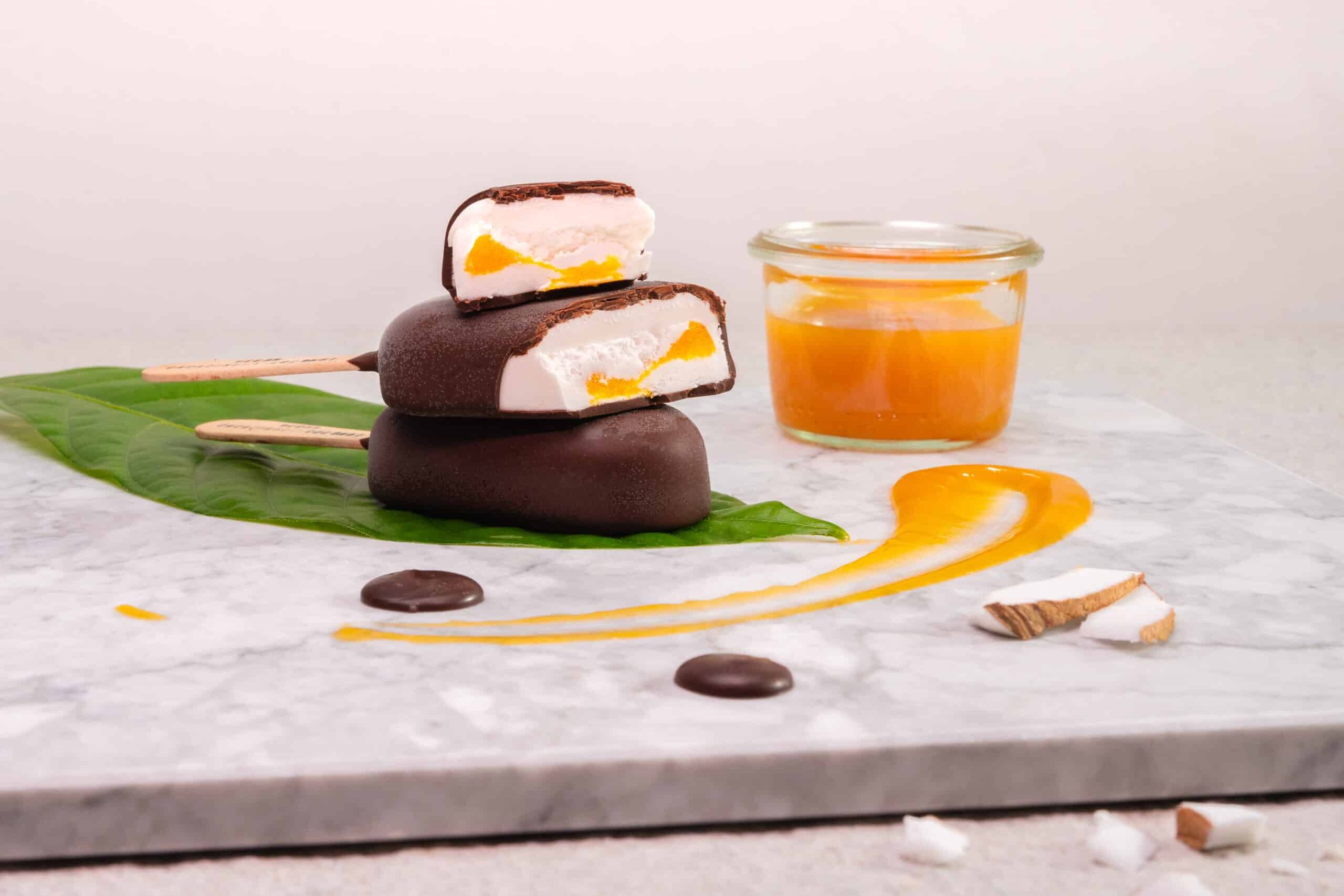 Eiscreme Stengel Cacao Fruit Swirl orange tasty Produktfotografie Schweiz Zürich BeLighted