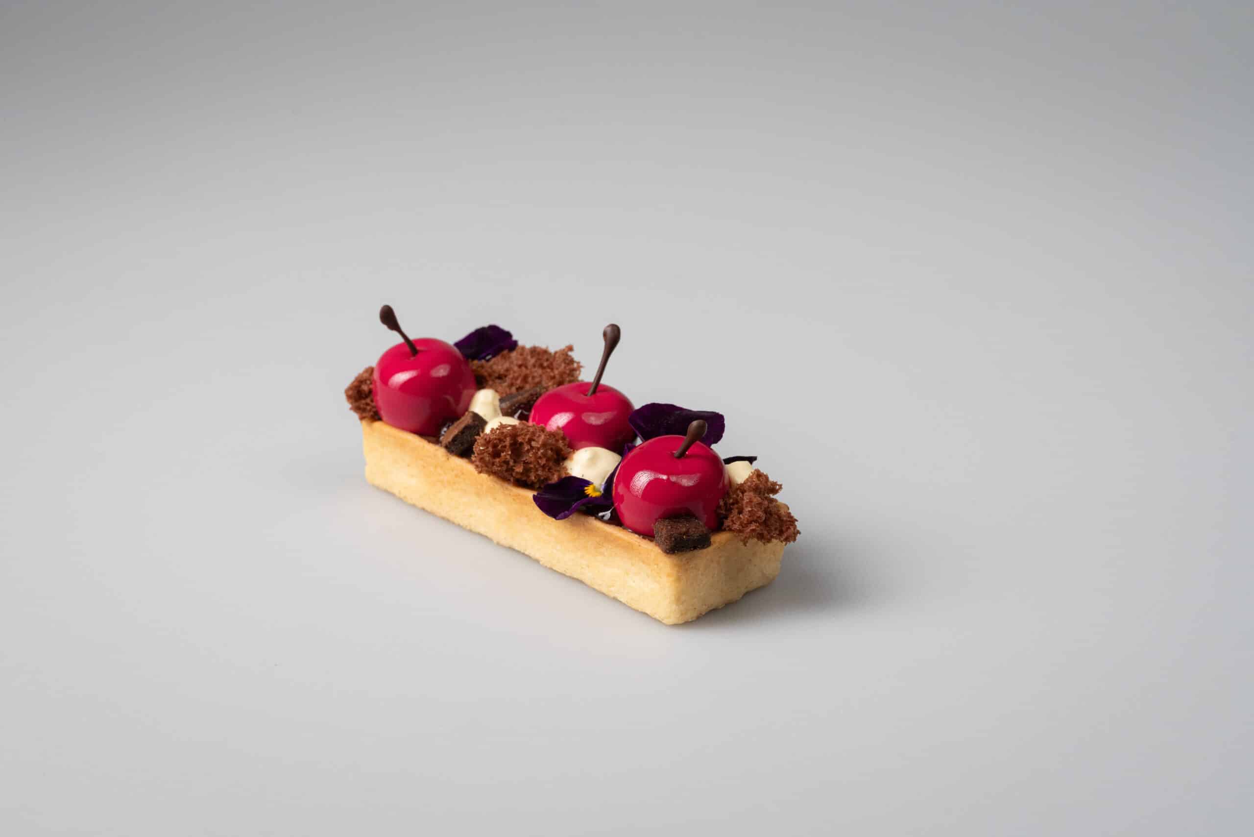 Tarte kirsche bunt Dessert seamless weisser Hintergrund Produktfotografie Schweiz Zürich BeLighted