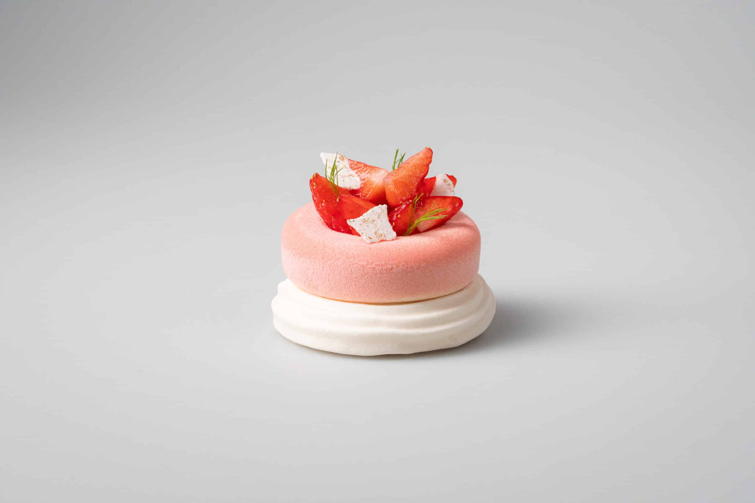 Tarte Erdbeere seamless weisser Hintergrund gelb Zitrone Produktfotografie Schweiz Zürich BeLighted