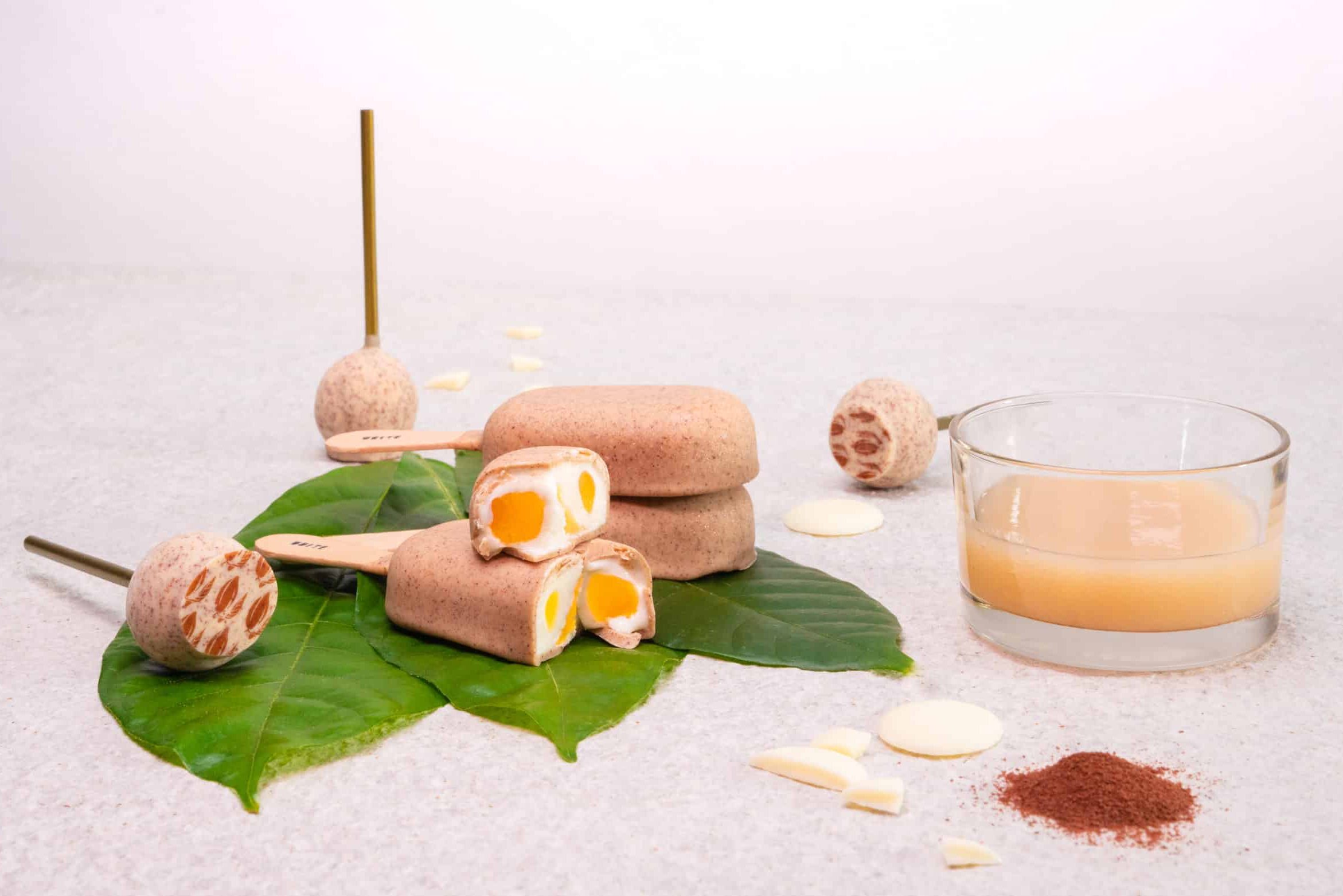 Eiscreme Stengel Cacao Fruit Swirl orange tasty Produktfotografie Schweiz Zürich BeLighted